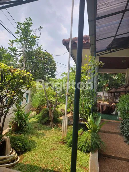 image RUMAH LUAS ASRI, 2 LANTAI, SHM, SEMI FURNISHED, HOOK DI BOULEVARD UTAMA PERUM BULOG 1 JATIMELATI BEKASI (3)