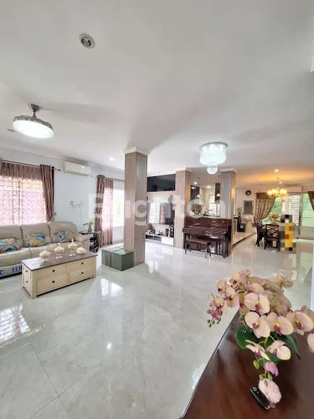 image RUMAH DI JUAL DI ANGGREK SARI BATAM CENTER RUMAH HOOK. 2LT (3)