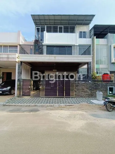 image RUMAH DI JUAL DI PASIR PUTIH BATAM CENTER. RUMAH 3LANTAI FULL RENOVASI (1)
