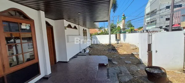 image RUMAH HOOK 2 LANTAI STRATEGIS DEKAT RAYA PUCANG, KERTAJAYA, MANYAR (2)