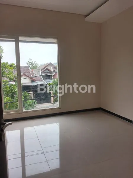 image RUMAH BARU RUNGKUT HARAPAN (7)