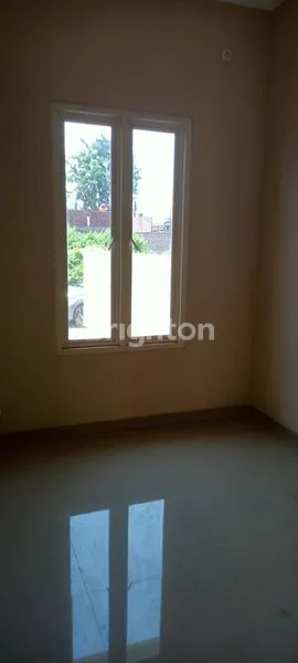 image RUMAH GUNUNG ANYAR TAMBAK (2)