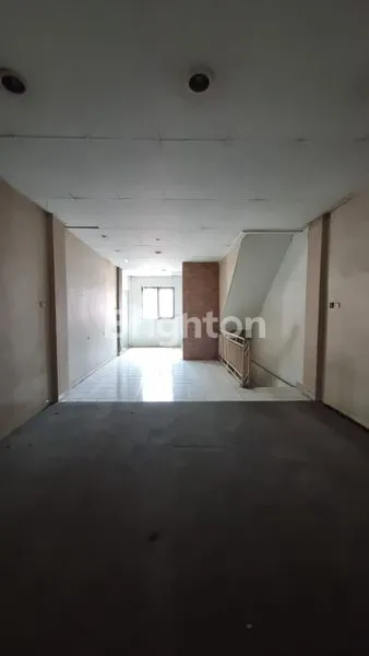 image RUKO 3.5 LANTAI COCOK UNTUK USAHA (7)