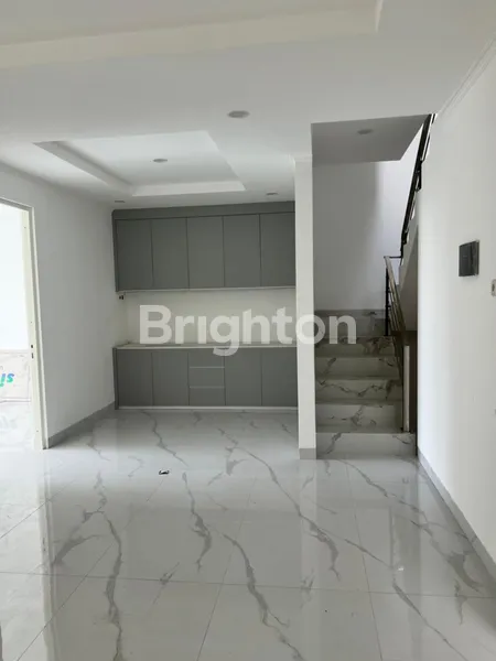 image JARANG ADA RUMAH 3 LANTAI SIAP HUNI DI PAKUWON CITY CLUSTER SUVADIVA (4)