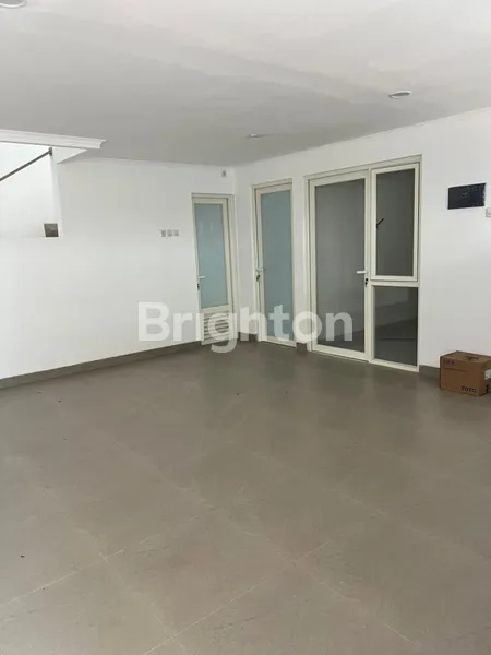 image JARANG ADA RUMAH 3 LANTAI SIAP HUNI DI PAKUWON CITY CLUSTER SUVADIVA (6)