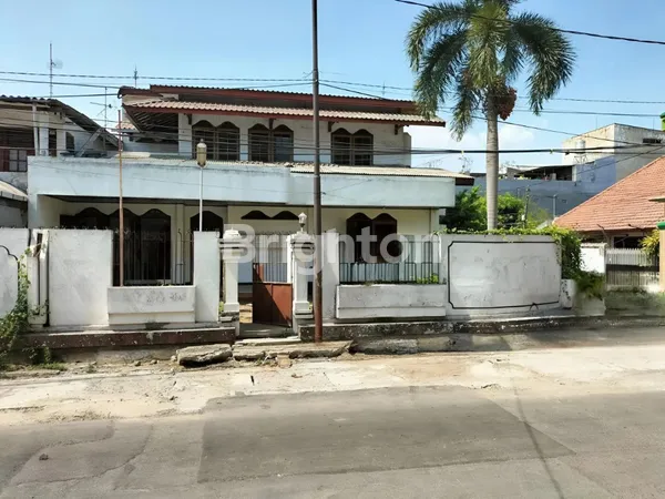 image RUMAH USAHA 2 LANTAI SELANGKAH KE RAYA PUCANG, KERTAJAYA, MANYAR (1)