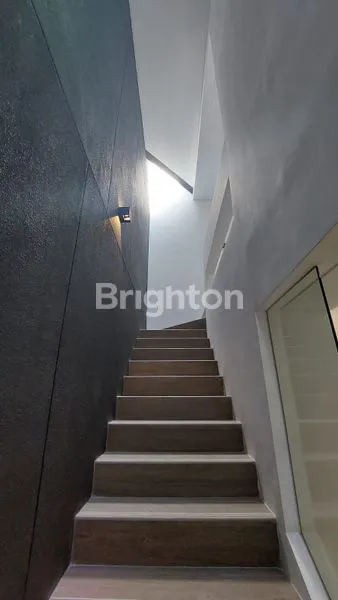 image RUMAH BARU 2LANTAI KUTISARI INDAH TENGGILIS MEJOYO SURABAYA (4)