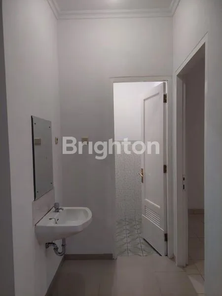 image RUMAH SIAP HUNI DEKAT MASJID DALAM CLUSTER KOTAWISATA  (2)