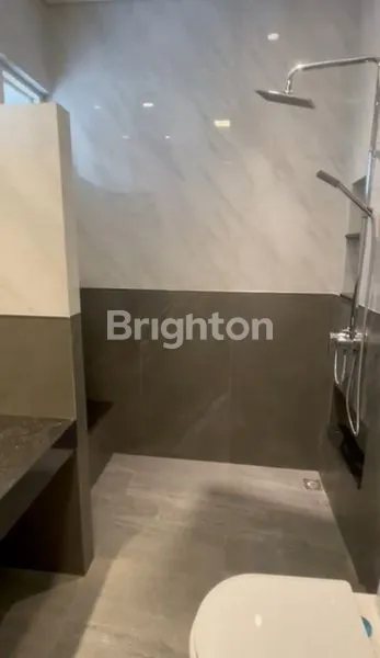 image RUMAH DI SPRING SUMMARECON SERPONG TANGERANG (3)