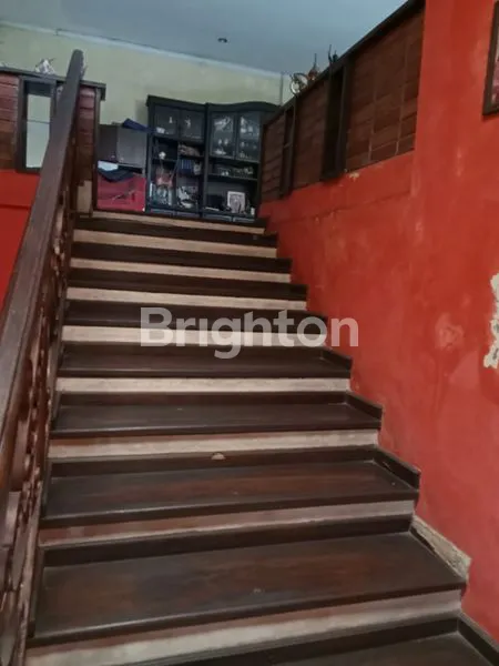 image RUMAH TEMPAT TINGGAL DAN USAHA LOKASI STRATEGIS (3)