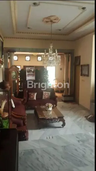 image JUAL RUMAH MEWAH LANTAI MARMER DENGAN KOLAM RENANG DEKAT MABES TNI / HANKAM JAKARTA TIMUR (6)