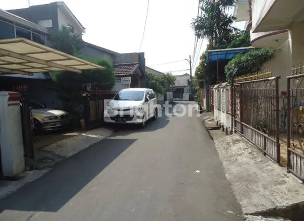 image RUMAH STRATEGIS DI JAKARTA TIMUR (7)