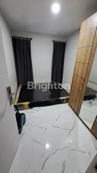 image RUMAH 2 LANTAI LOKASI STRATEGIS DEKAT CITRALAND BUKIT GOLF HOKKY SEKOLAH CITA HATI MENGANTI BENOWO (4)