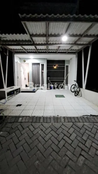 image RUMAH 2 LANTAI LOKASI STRATEGIS DEKAT CITRALAND BUKIT GOLF HOKKY SEKOLAH CITA HATI MENGANTI BENOWO (6)