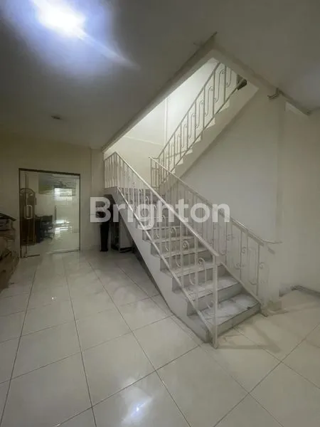 image RUKO DIBAWAH HARGA PASAR STRATEGIS COCOK KANTOR DAN USAHA PANGLIMA POLIM DEKAT BLOK M JAKARTA SELATAN (2)