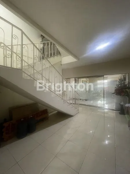 image RUKO DIBAWAH HARGA PASAR STRATEGIS COCOK KANTOR DAN USAHA PANGLIMA POLIM DEKAT BLOK M JAKARTA SELATAN (3)