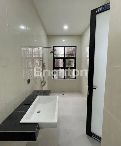 image SUTOREJO BARU GRESS 2LANTAI ROW JALAN LEBAR LOKASI ASRI (2)