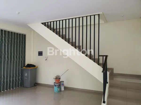 image RUKO 2 LANTAI BISA USAHA DAN RUMAH TINGGAL DI HARAPAN INDAH BEKASI (4)
