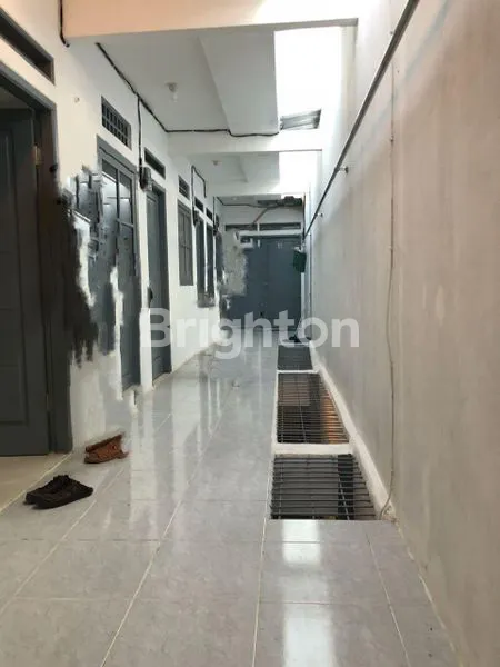 image KONTRAKAN 2 LANTAI 11 PINTU DENGAN KAMAR MANDI DALAM DAN SEMI KITCHEN SET DI CAKUNG, JAKARTA TIMUR (6)