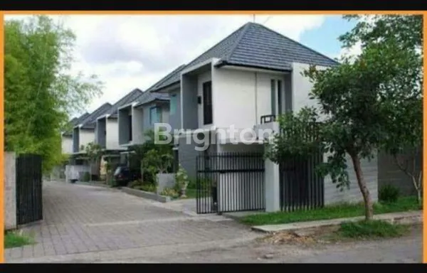 image RUMAH MEWAH 2 LT DI TENGAH KOTA DENPASAR (2)