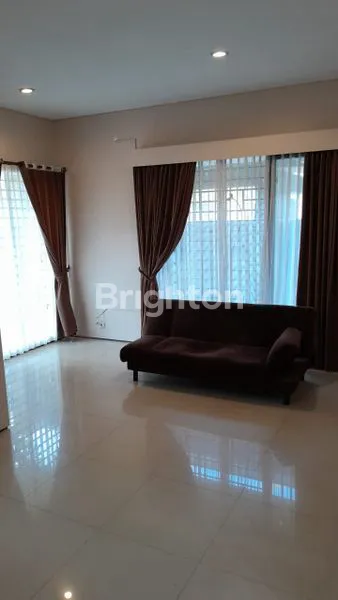 image RUMAH MEWAH 2 LT DI TENGAH KOTA DENPASAR (6)