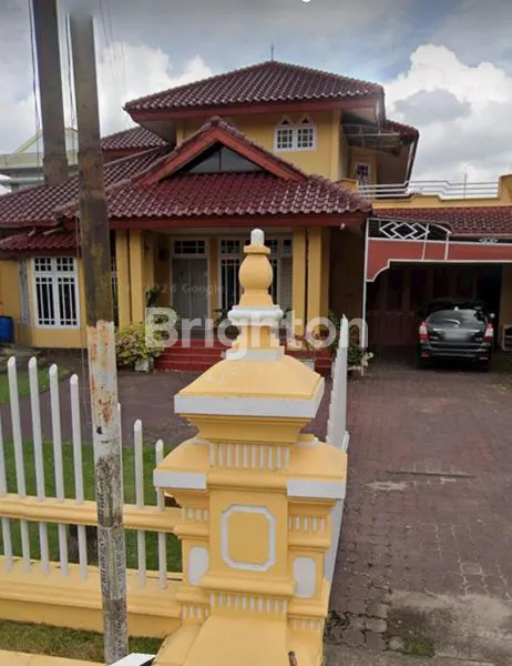 image RUMAH MEWAH DAN NYAMAN DITENGA KOTA (1)