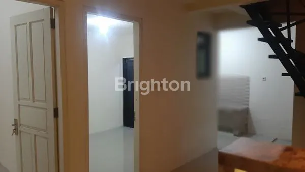 image RUMAH SIAP HUNI LETAK STRATEGIS TENGAH KOTA SIDOARJO (5)