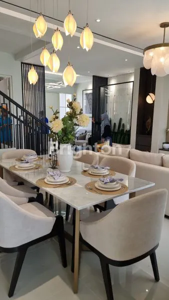 image RUMAH CANTIK DAN MEWAH DIKAWASAN SOEKARNO HATTA MALANG (5)