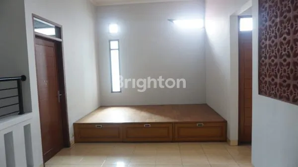 image RUMAH CANTIK TERAWAT DI HOOK DI KOMPLEK PONDOK MUTIARA  (7)