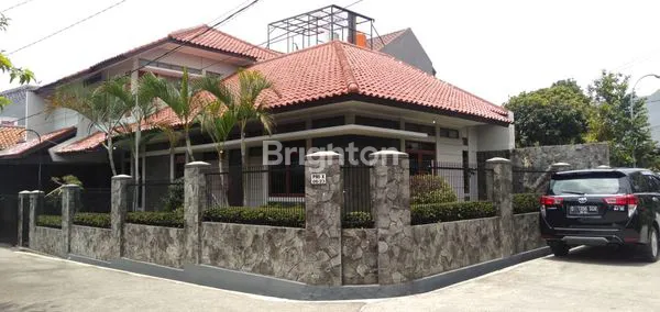 image RUMAH CANTIK TERAWAT DI HOOK DI KOMPLEK PONDOK MUTIARA  (1)