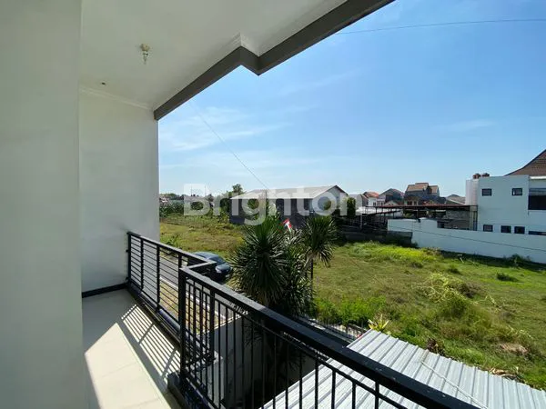 image RUMAH MEWAH FULL FURNISHED DI KAHURIPAN RAYA DEKAT RUMAH JOKOWI (5)