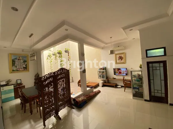 image RUMAH MEWAH FULL FURNISHED DI KAHURIPAN RAYA DEKAT RUMAH JOKOWI (3)