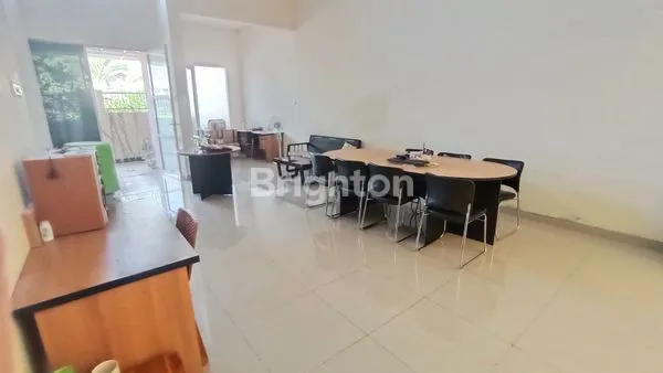 image HUNIAN MEWAH 136M² DI GRIYA KEBRAON, 2KT, BONUS 3 AC (3)