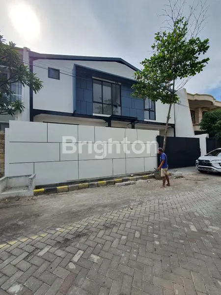 image RUMAH MODERN DI SUTOREJO SELATAN (2)