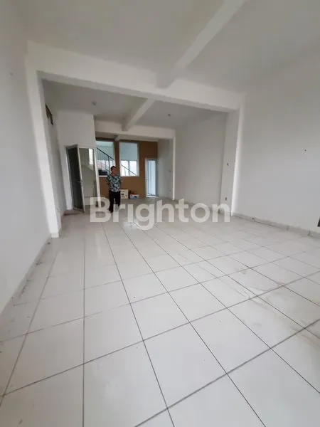 RUKO 2 LANTAI SIAP PAKAI LOKASI STRATEGIS