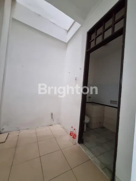 image RUKO 2 LANTAI LOKASI STRATEGIS  (5)