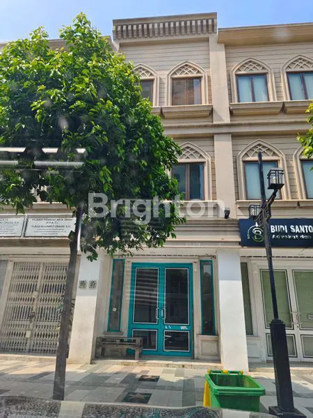 DIJUAL CEPAT RUKO HOLLYWOOD 3 LANTAI DI BOULEVARD JABABEKA CIKARANG BEKASIL