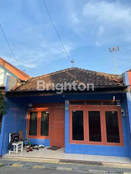 image RUMAH DI MOJO DEPAN SMU (1)