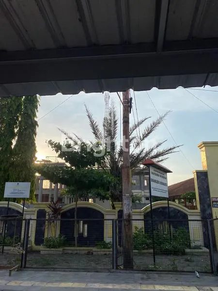 image RUMAH DI MOJO DEPAN SMU (3)