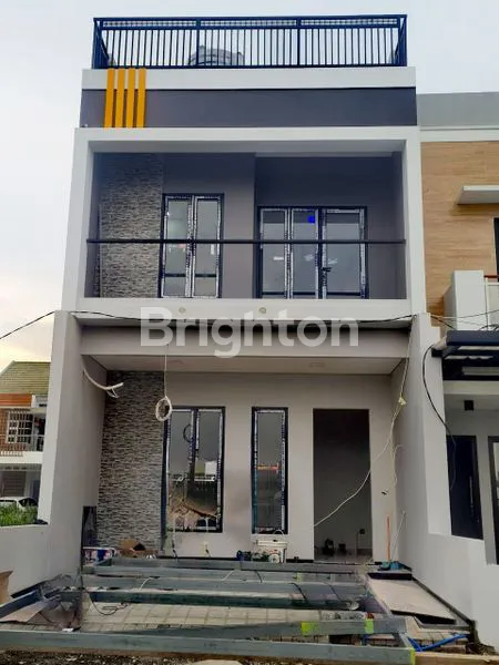 image RUMAH 2,5 LANTAI EASTERN PARK BARU (1)