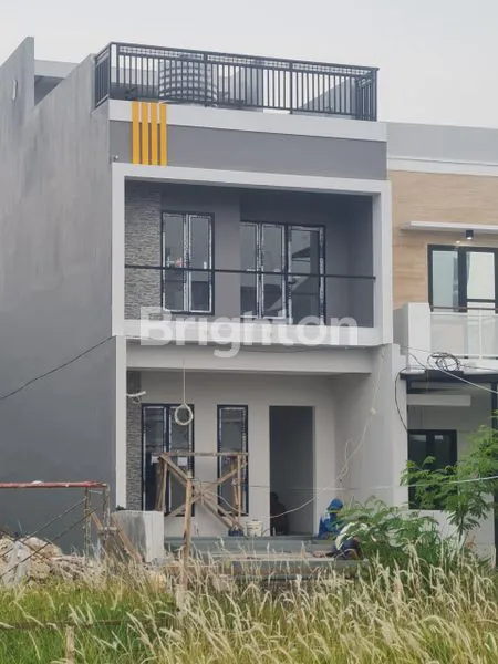 image RUMAH 2,5 LANTAI EASTERN PARK BARU (2)