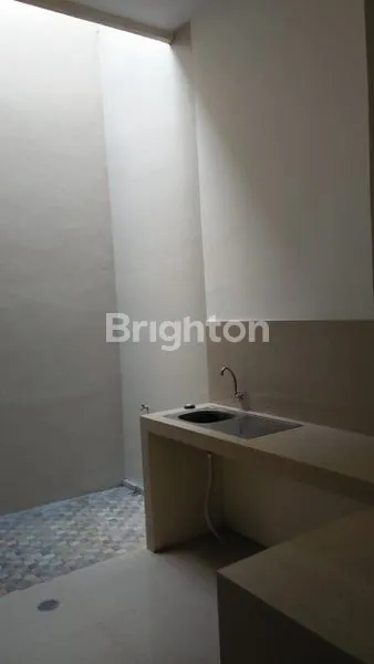 image RUMAH CANTIK MINIMALIS DEKAT RAYA MERT, TOL DAN BANDARA (4)