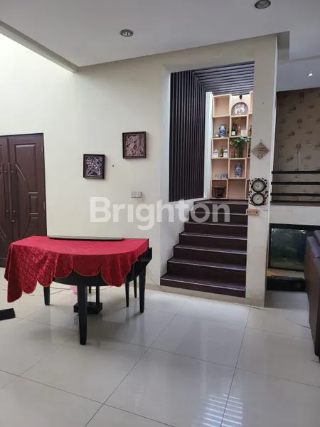 image RUMAH MEWAH 3 LANTAI DI TENGAH KOTA SEMARANG (2)