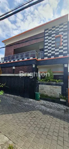 image RUMAH CANTIK STYLE VILLA, 2 LANTAI 5 KAMAR TIDUR, FULLY FURNISHED KUALITAS TERBAIK, DI PADANG SAMBIAN TIDAK JAUH DARI SEKOLAH LENTERA KASIH (1)