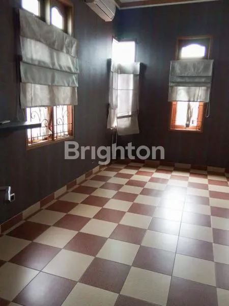 image RUMAH BESAR DI JAKA SEMPURNA BEKASI (6)