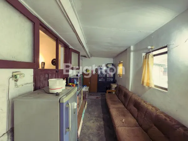 image DIJUAL RUMAH LUAS DI JALAN UTAMA NOL JALAN DEKAT SMP 20 MALANG DAN SMP 5 MALANG STRATEGIS 1 BANGUNAN TERDIRI DARI 1 RUMAH UTAMA DAN 2 PAVILIUN DI KOTA MALANG (5)