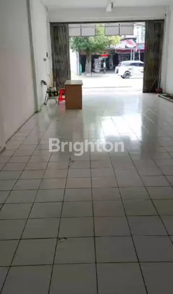 image RUKO DI MOJOKERTO LOKASI SANGAT BAGUS DAN STRATEGIS  DI NOL JALAN, COCOK UNTUK USAHA, KANTOR, ROW JALAN SANGAT LEBAR   (3)