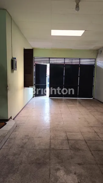 image  RUMAH KUNO KOMERSIEL AREA DEKAT DENGAN RESTO (1)