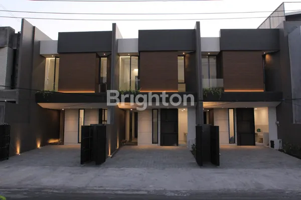 image RUMAH 2LT DI RAYA KUTISARI INDAH (1)