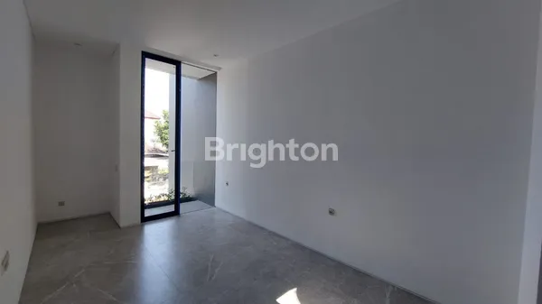 image RUMAH 2LT DI RAYA KUTISARI INDAH (2)